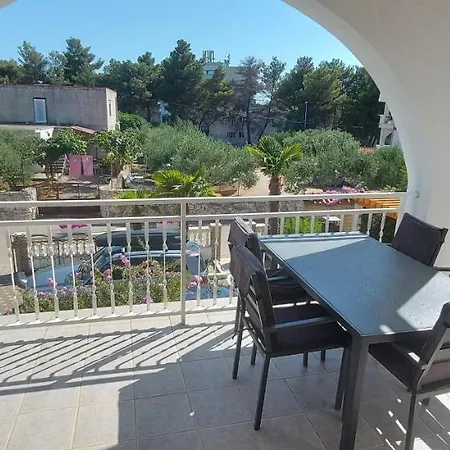 Skelin Apartment